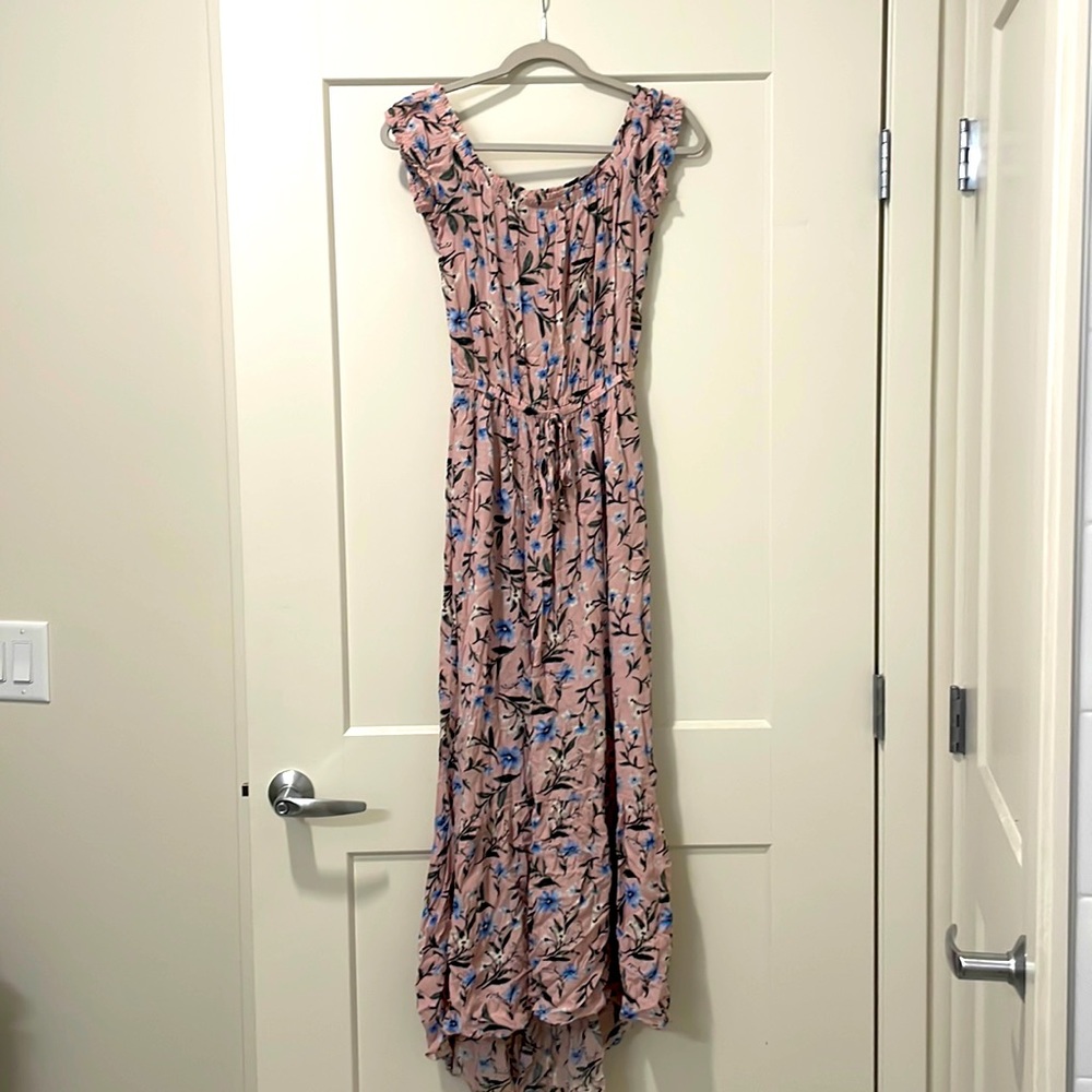American eagle flowy dress size S, adjustable waist tie & can be off shoulder